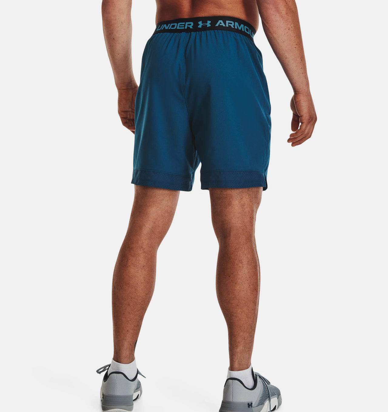 UA Vanish Woven 8in Shorts