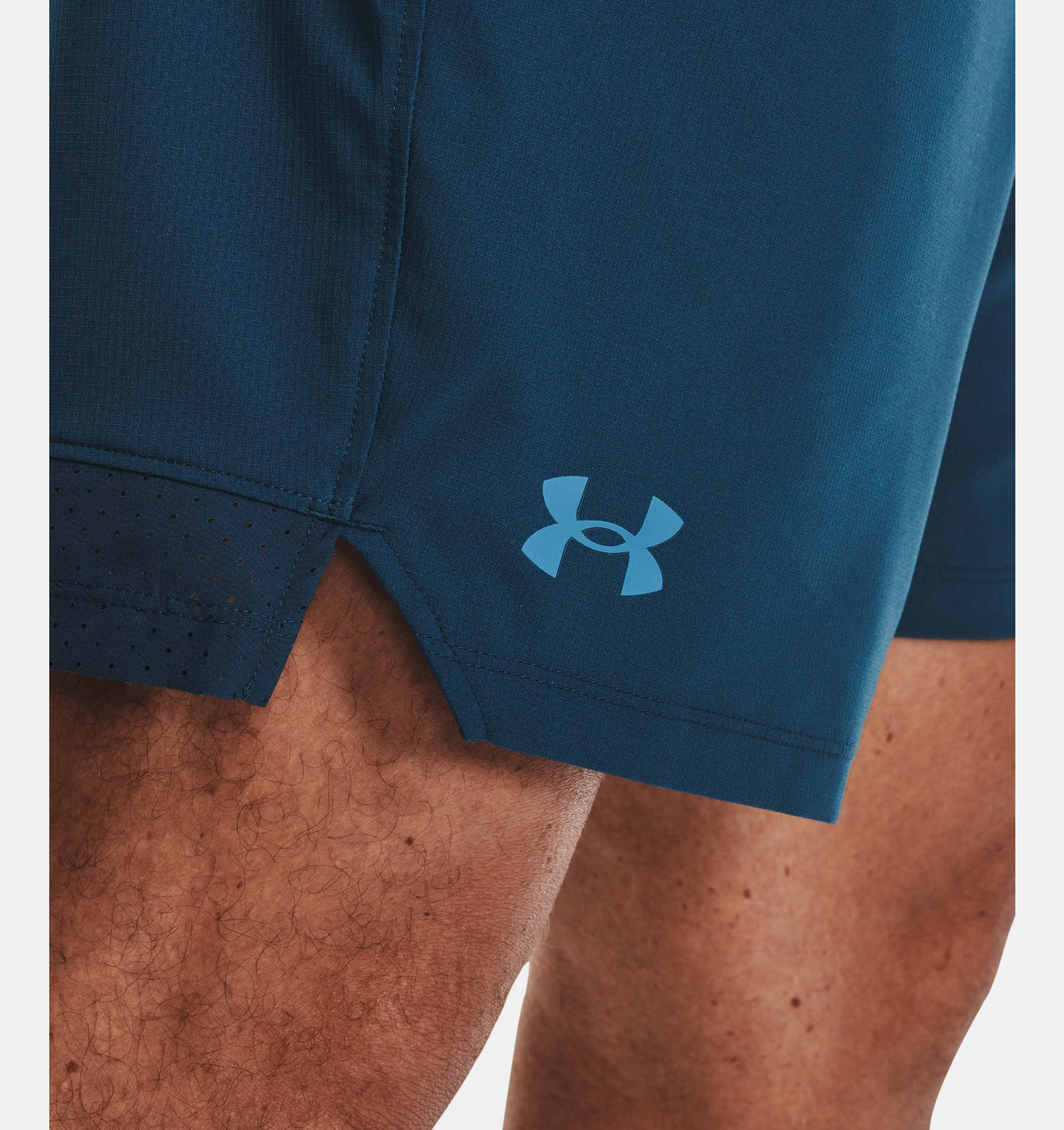 UA Vanish Woven 8in Shorts